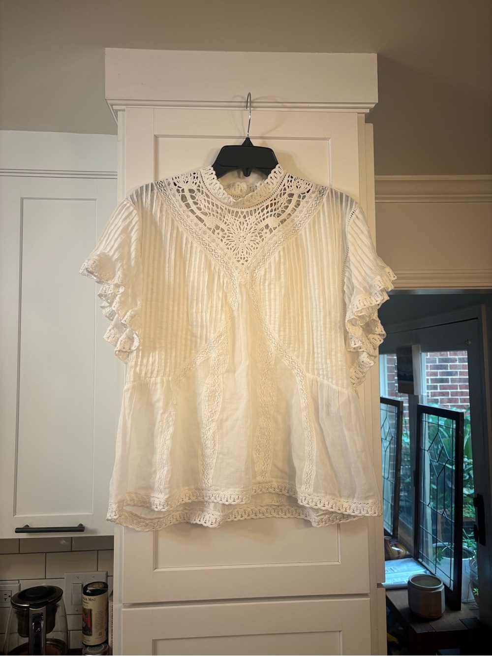 new Farm Rio Off-White Blouse With Appliqués voile and lace flutter sleeve - Picture 7 of 12